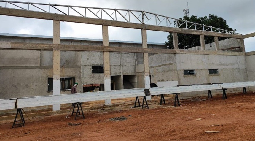 Nova escola do Marco Divisório com quadra e pátio coberto
